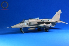 LB5D6977